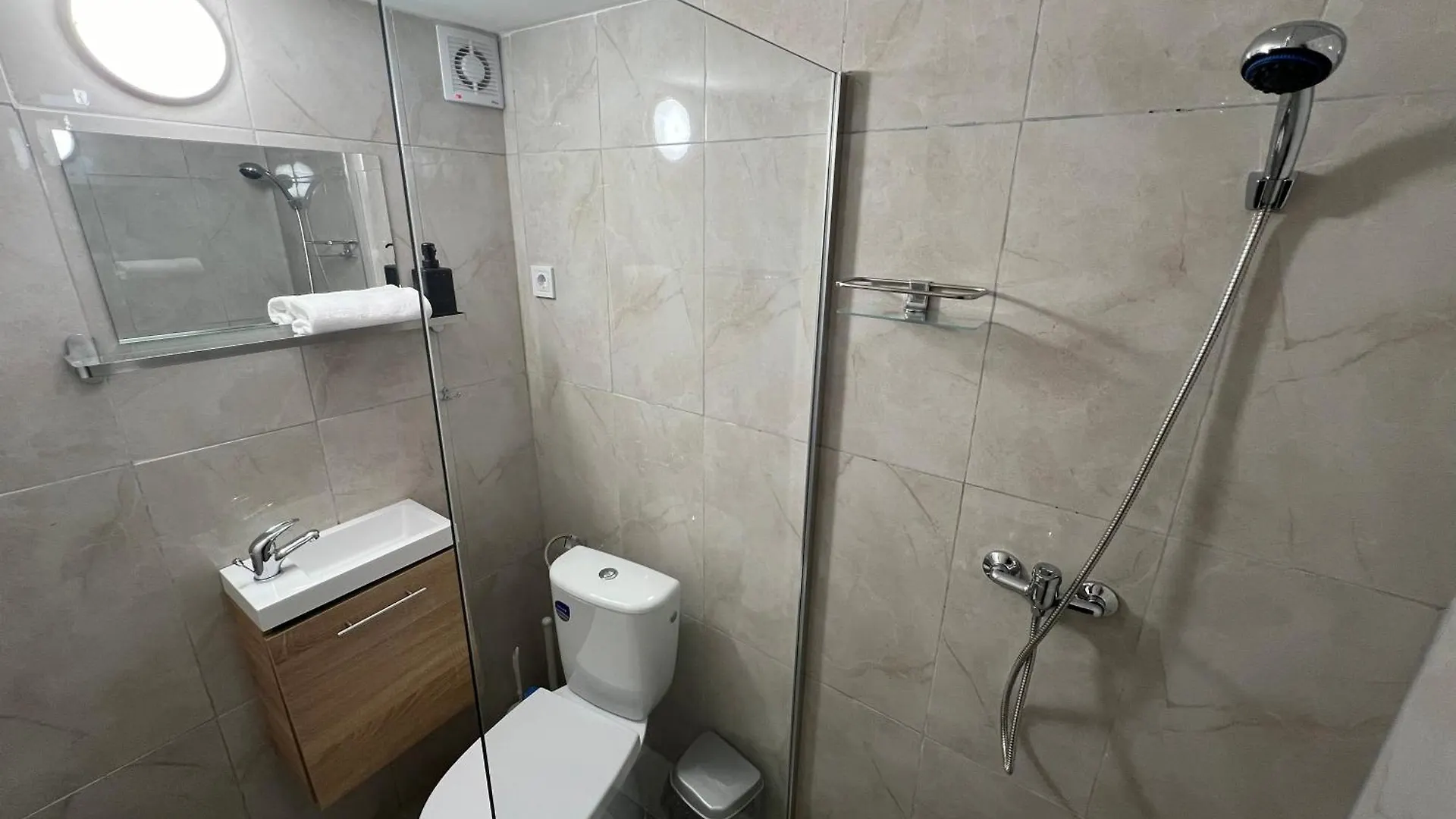 Iza-Szondi Homes Budapest