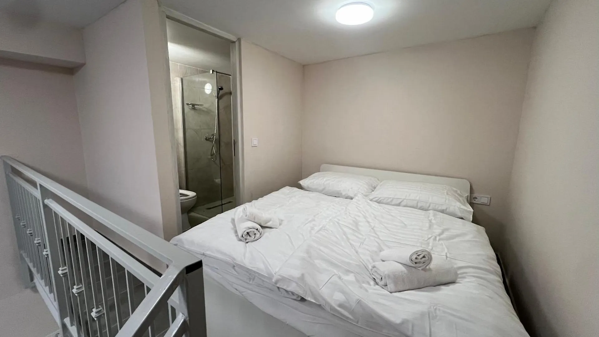 Iza-Szondi Homes Budapest Apartamento