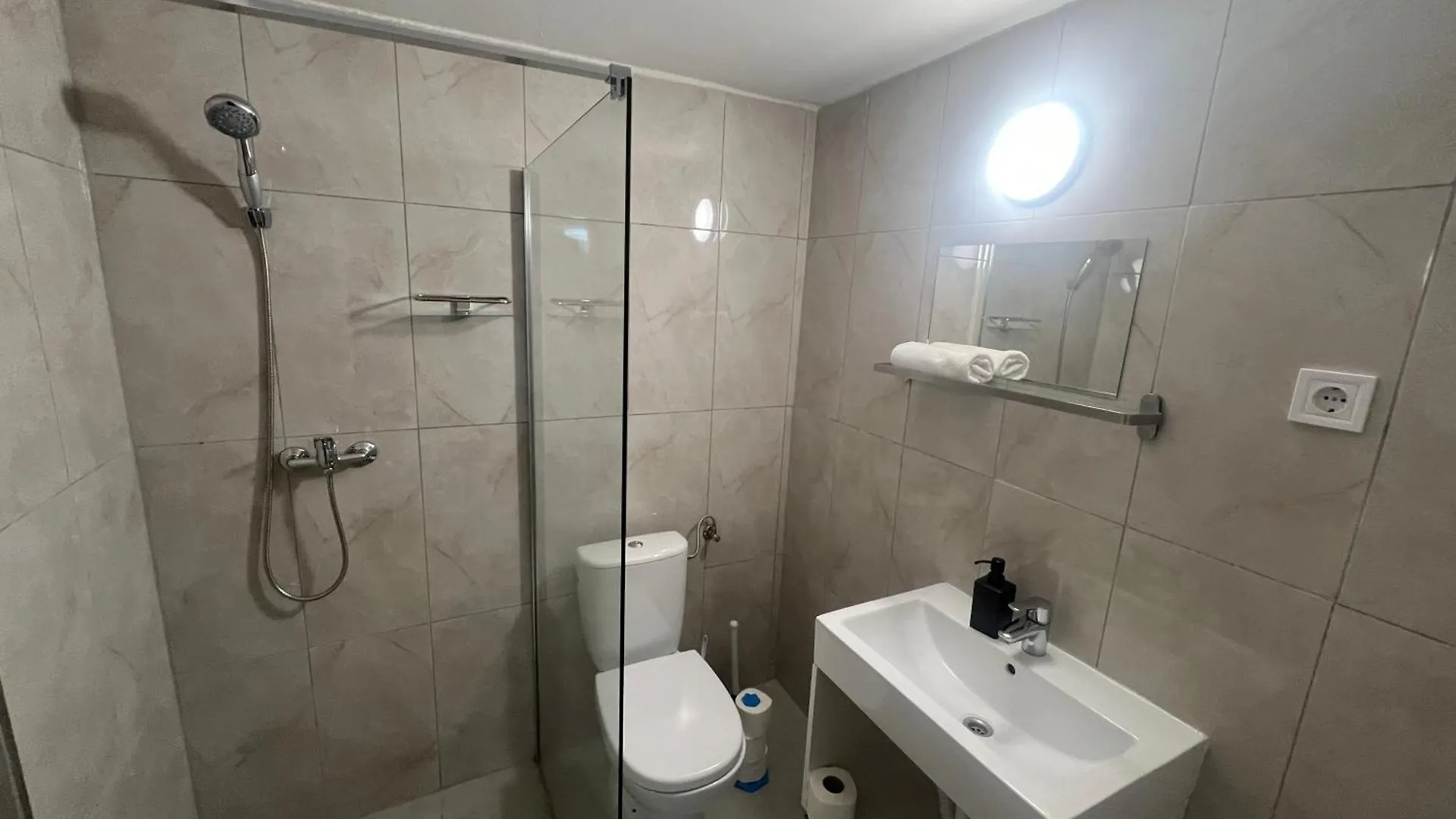 Iza-Szondi Homes Budapest